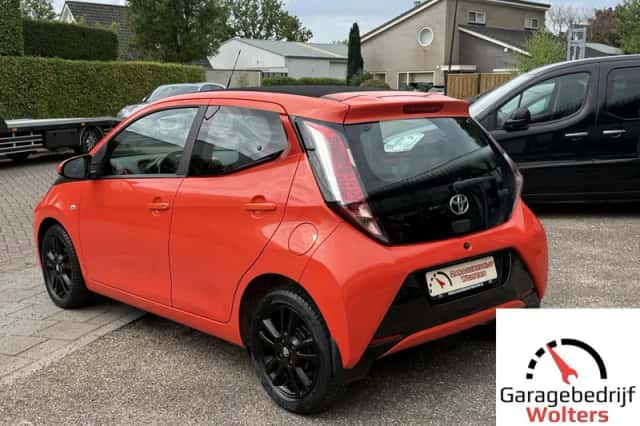Toyota Aygo (2016) thumbnail 3