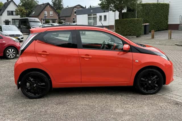 Toyota Aygo (2016) thumbnail 6
