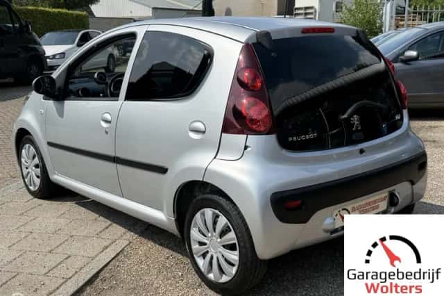 Peugeot 107 (2013) thumbnail 3