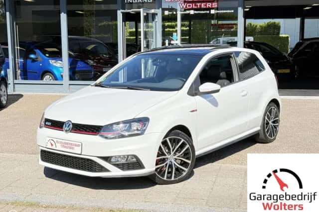 Volkswagen Polo (2015) thumbnail 1