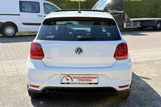 Volkswagen Polo (2015) thumbnail 4