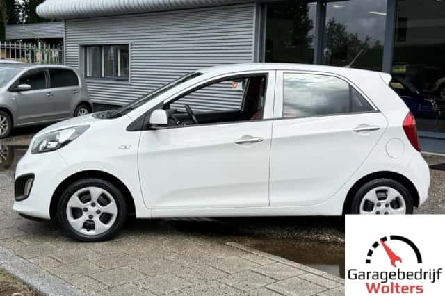 Kia Picanto (2014) thumbnail 2