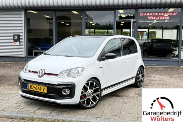 Volkswagen Up! (2018) thumbnail 1