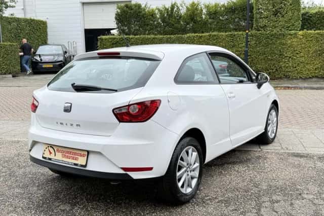 SEAT Ibiza (2013) thumbnail 5
