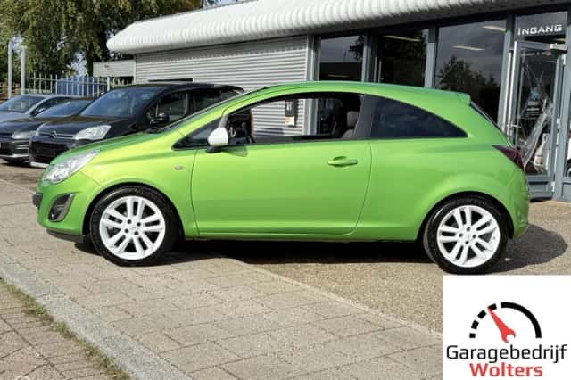 Opel Corsa (2012) thumbnail 2