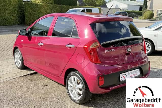 Kia Picanto (2014) thumbnail 3