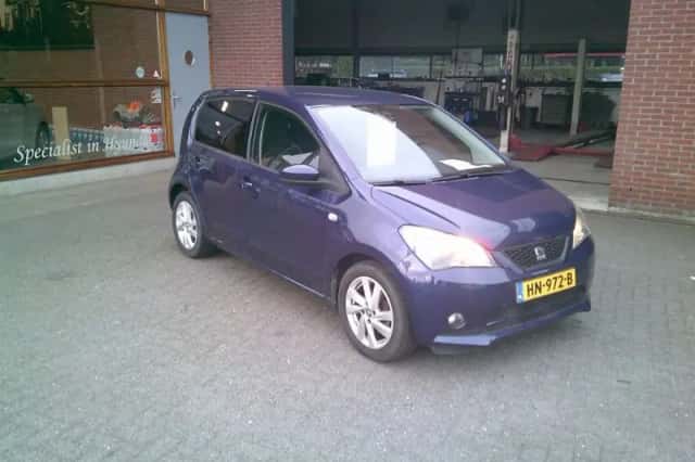 SEAT Mii (2015) thumbnail 3