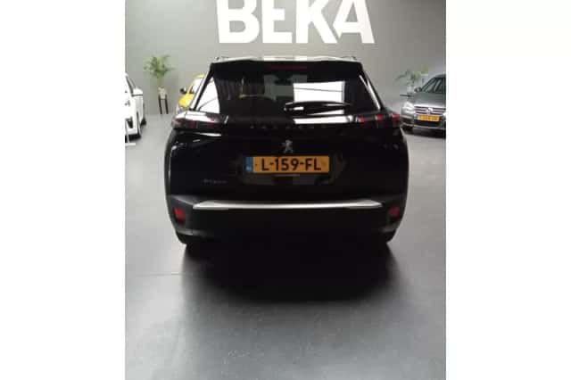 Peugeot 2008 (2021) thumbnail 5