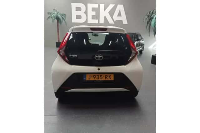 Toyota Aygo (2020) thumbnail 3
