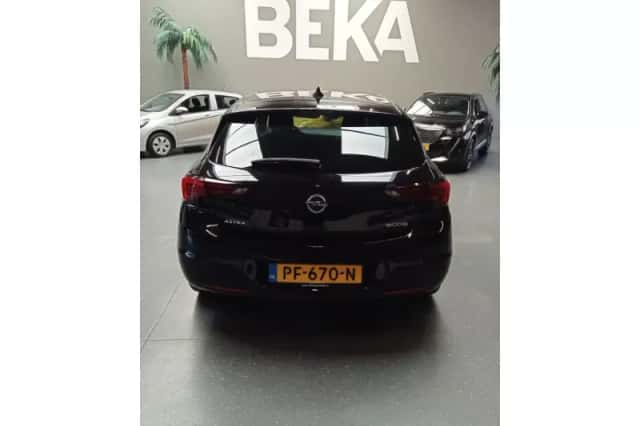 Opel Astra (2017) thumbnail 4