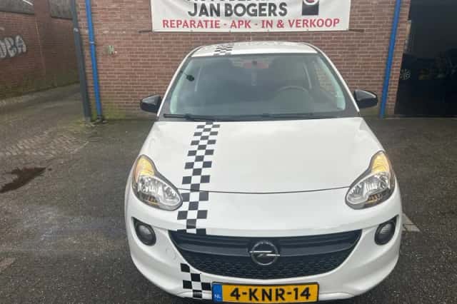 Opel Adam (2013) thumbnail 1