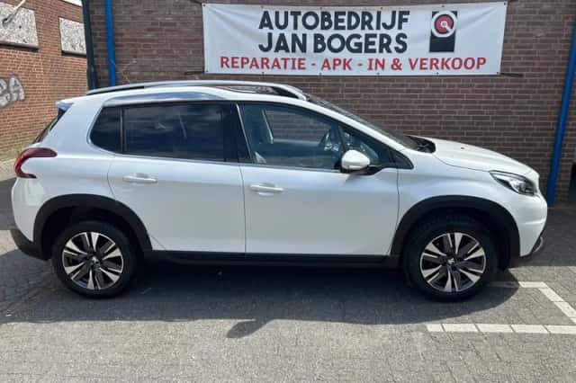 Peugeot 2008 (2019) thumbnail 2