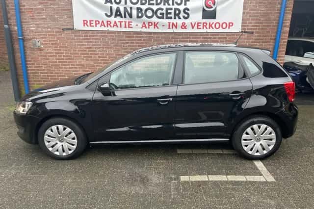 Volkswagen Polo (2014) thumbnail 3