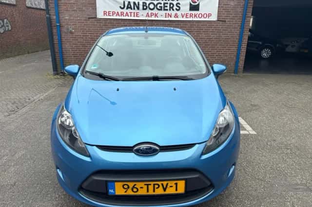 Ford Fiesta (2012) thumbnail 1