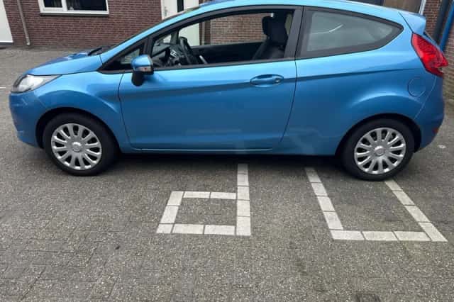Ford Fiesta (2012) thumbnail 2