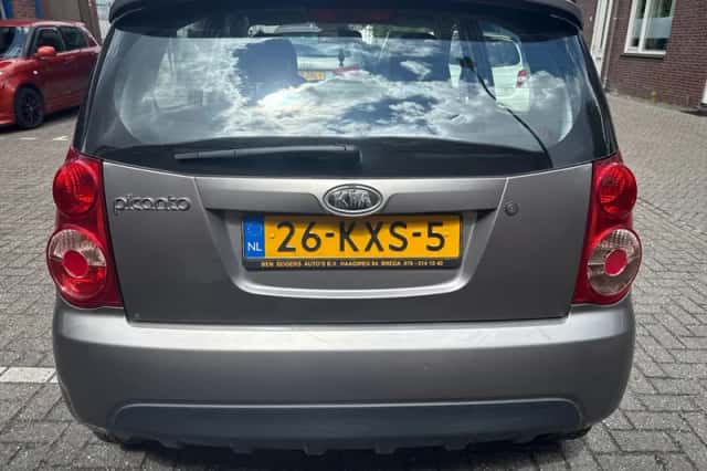 Kia Picanto (2010) thumbnail 4