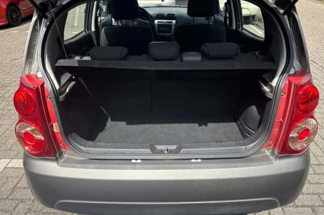 Kia Picanto (2010) thumbnail 5