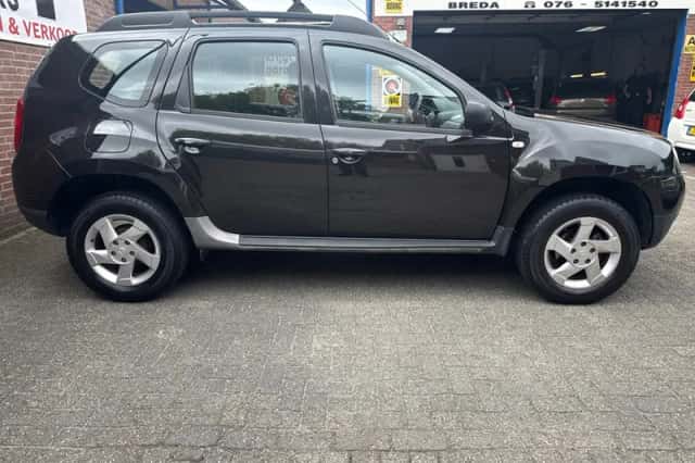 Dacia Duster (2012) thumbnail 3