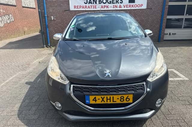 Peugeot 208 (2014) thumbnail 1