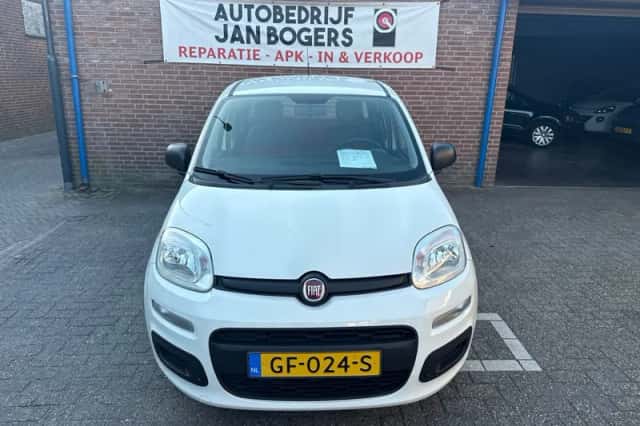 Fiat Panda (2015) thumbnail 1