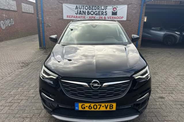 Opel Grandland (2019) thumbnail 1