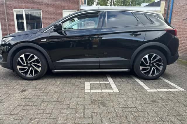 Opel Grandland (2019) thumbnail 2