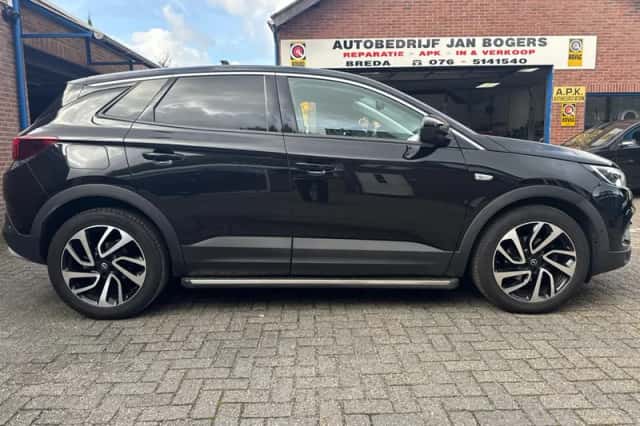 Opel Grandland (2019) thumbnail 3