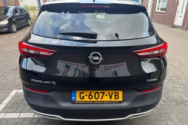 Opel Grandland (2019) thumbnail 4