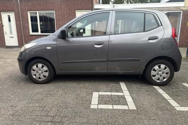 Hyundai i10 (2010) thumbnail 2