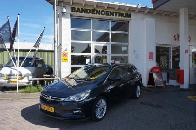 Opel Astra (2017) thumbnail 1