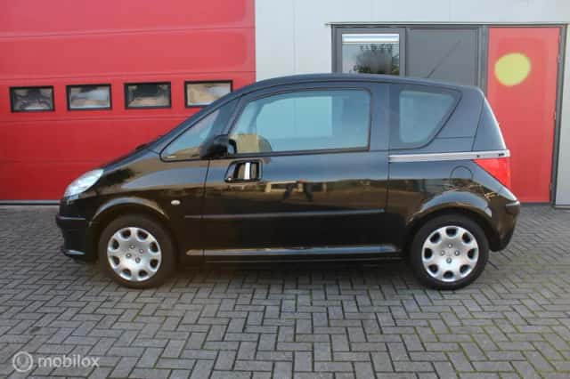 Peugeot 1007 (2006) thumbnail 2