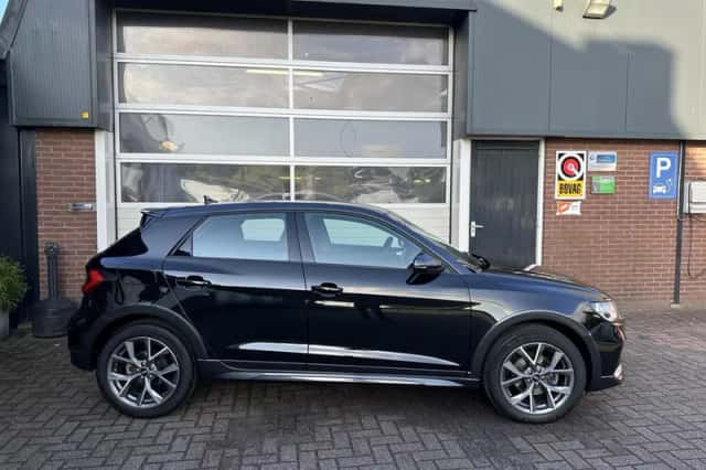 Audi A1 Citycarver (2021) thumbnail 4