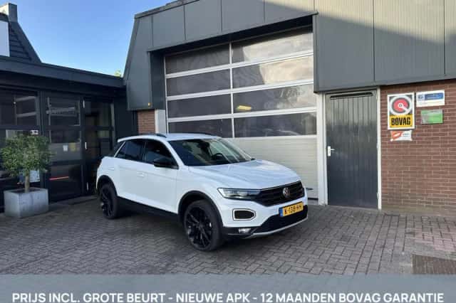 Volkswagen T-Roc (2021) thumbnail 1