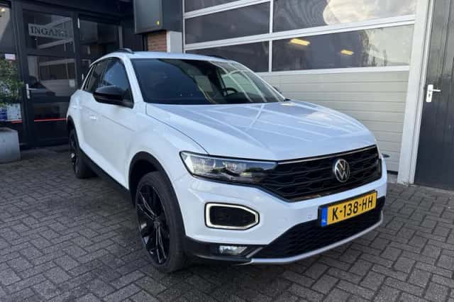 Volkswagen T-Roc (2021) thumbnail 5