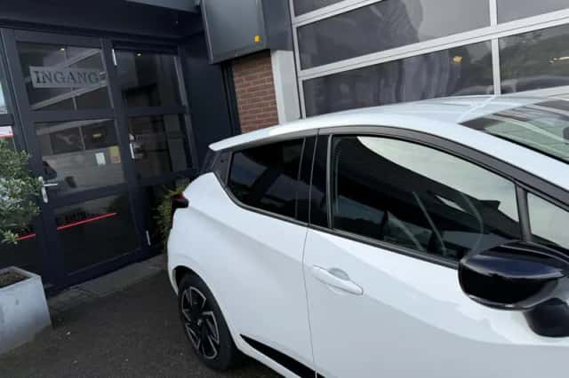 Nissan Micra (2021) thumbnail 4