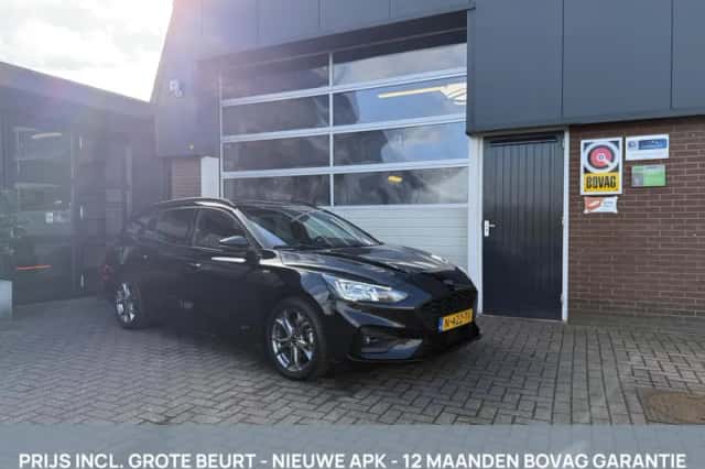 Ford Focus (2022) thumbnail 1