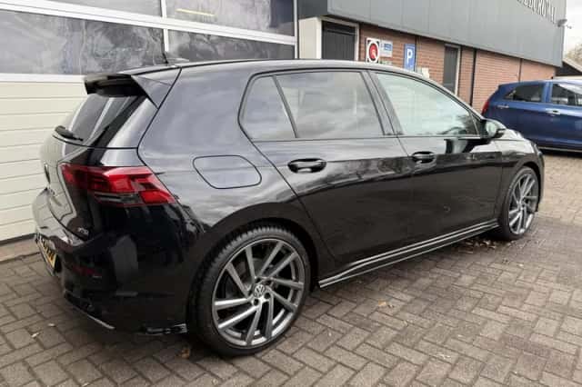 Volkswagen Golf (2021) thumbnail 2