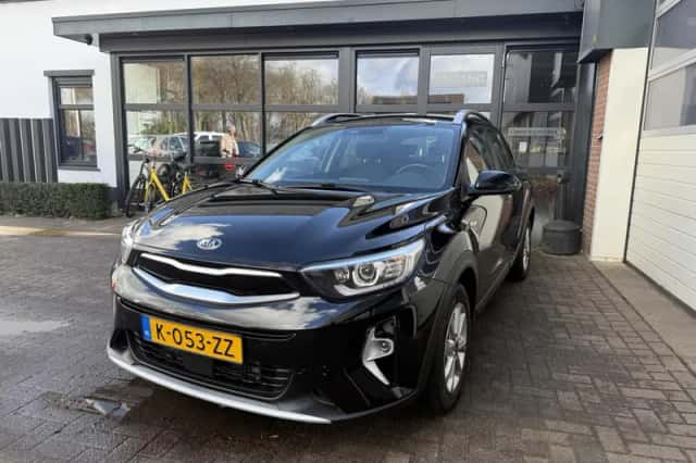 Kia Stonic (2021) thumbnail 6
