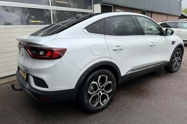 Renault Arkana (2021) thumbnail 2