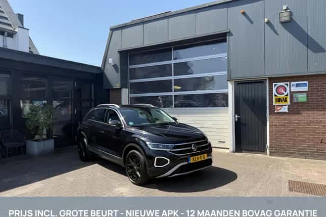 Volkswagen T-Roc (2023) thumbnail 1