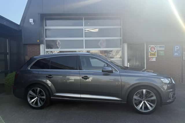 Audi Q7 (2016) thumbnail 4