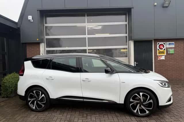 Renault Grand Scénic (2020) thumbnail 2