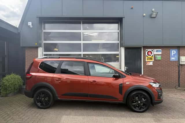 Dacia Jogger (2022) thumbnail 4