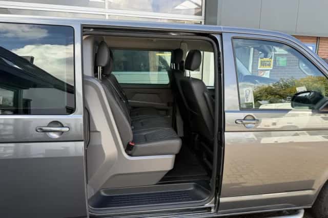 Volkswagen Transporter (2023) thumbnail 4