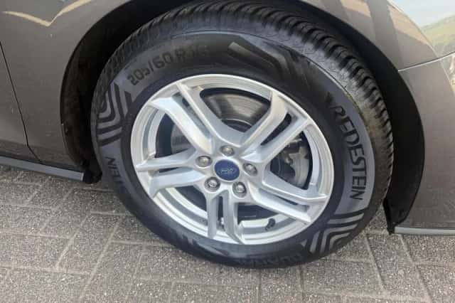 Ford Focus (2021) thumbnail 6
