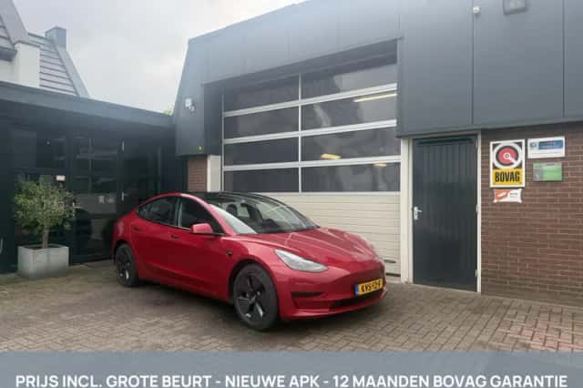 Tesla Model 3 (2022) thumbnail 1
