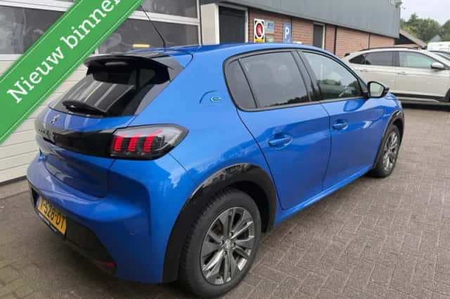 Peugeot e-208 (2023) thumbnail 2