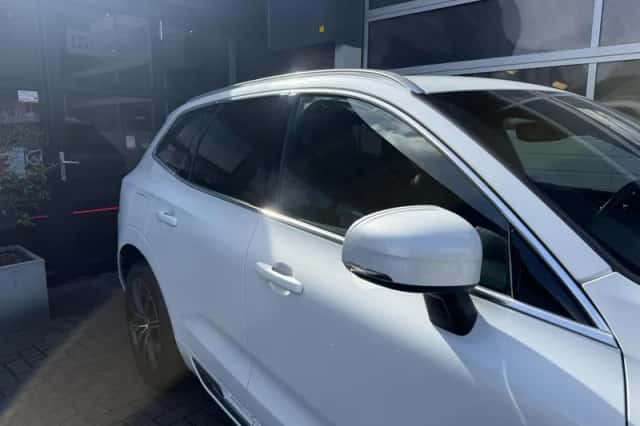 Volvo XC60 (2017) thumbnail 5