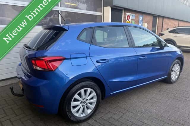 SEAT Ibiza (2023) thumbnail 2