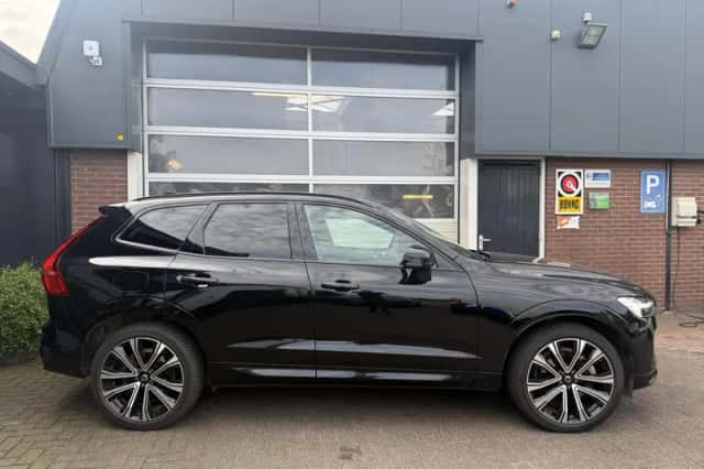 Volvo XC60 (2021) thumbnail 4